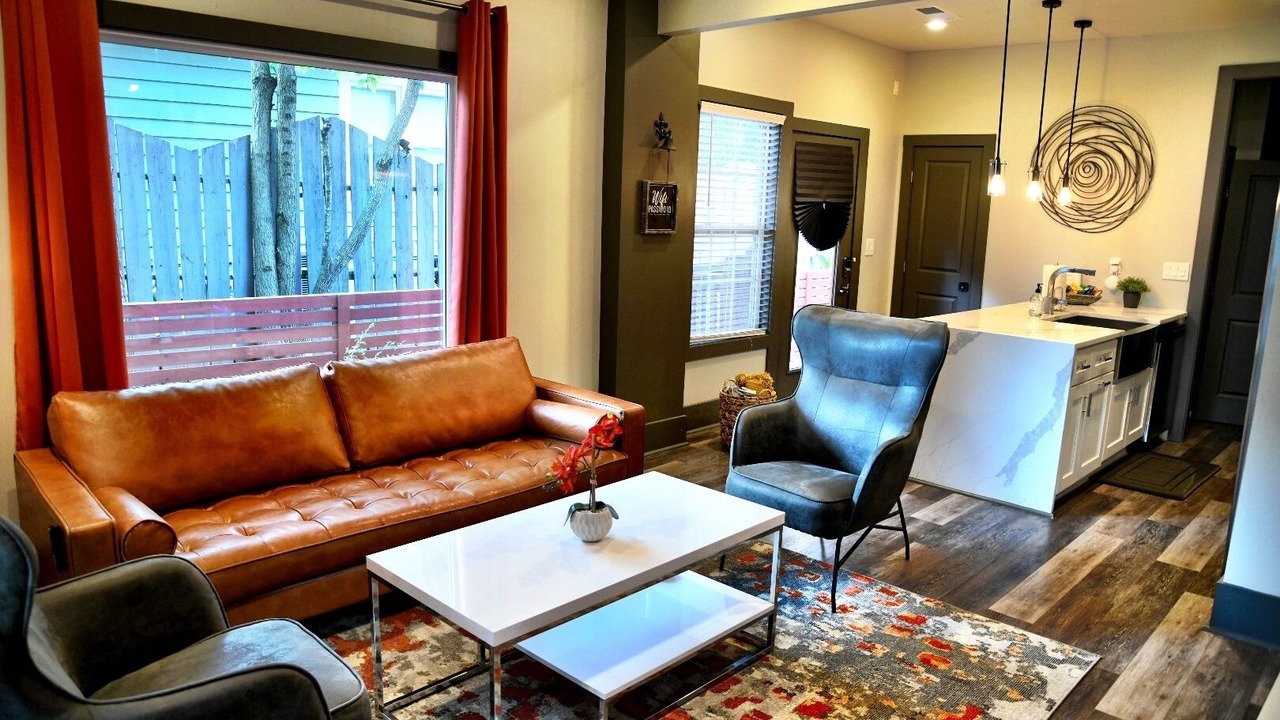 Photo of Livingroom in East Atlanta