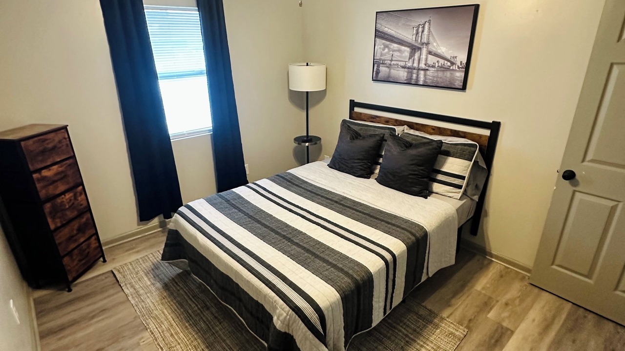 Photo of Bedroom in Sulphur