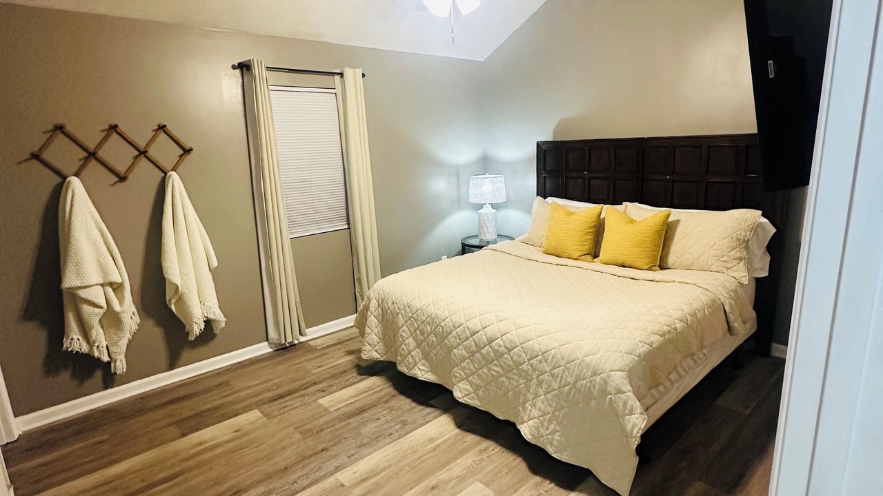 Photo of Bedroom in Sulphur