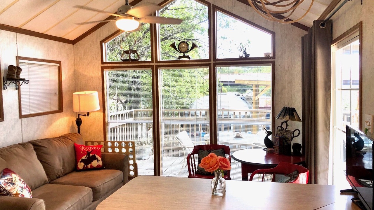 Photo of Livingroom in Pedernales Bend