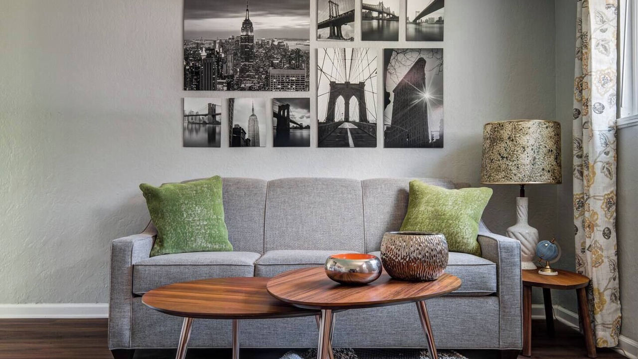 Photo of Livingroom in Rosedale