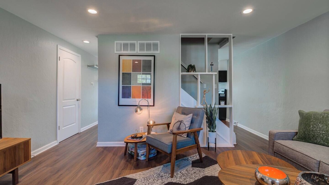 Photo of Livingroom in Rosedale