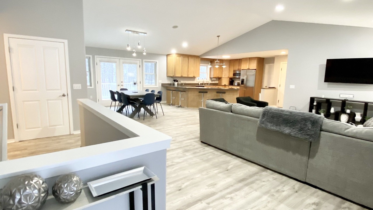 Photo of Bedroom in Maple City