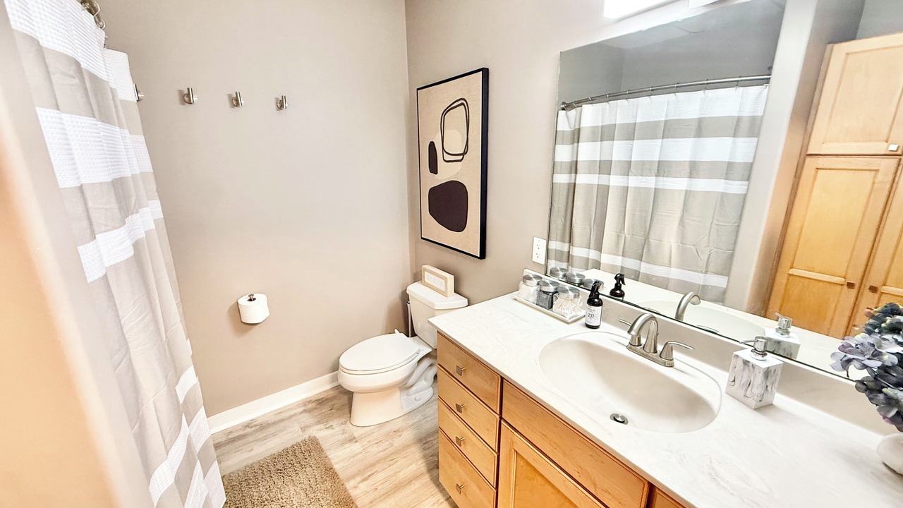 Photo of Bathroom in Maple City
