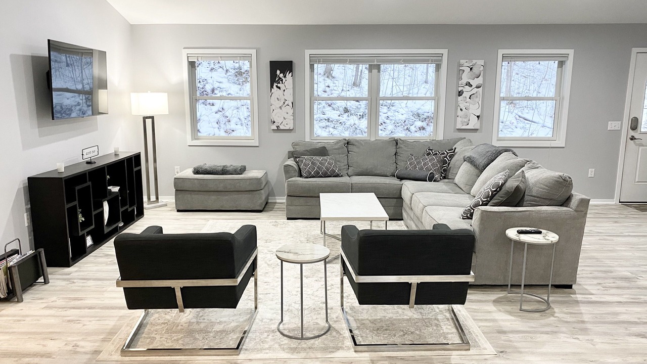 Photo of Bedroom in Maple City