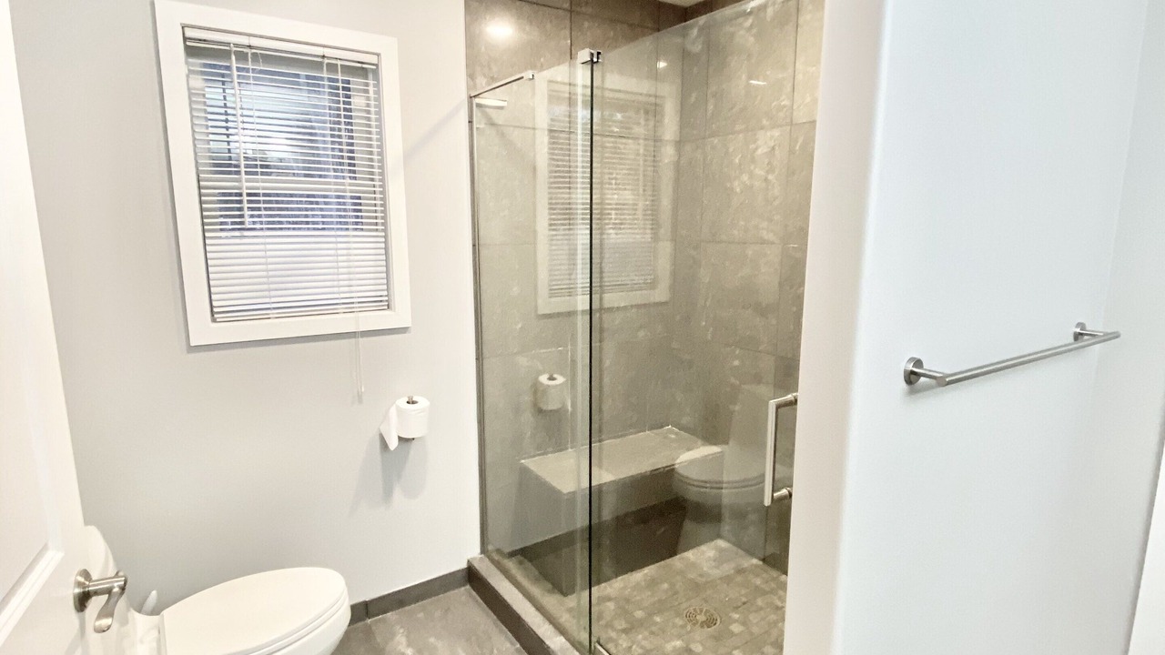 Photo of Bathroom in Maple City