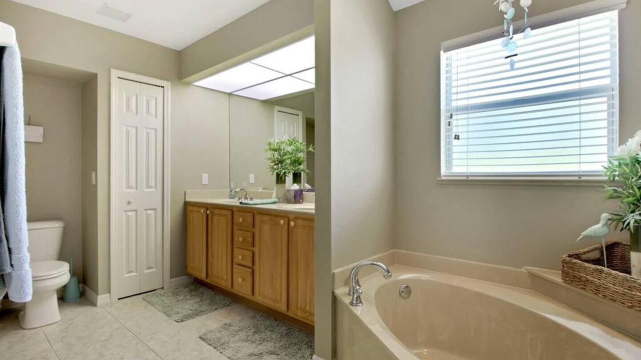 Photo of Bathroom in Long Meadow