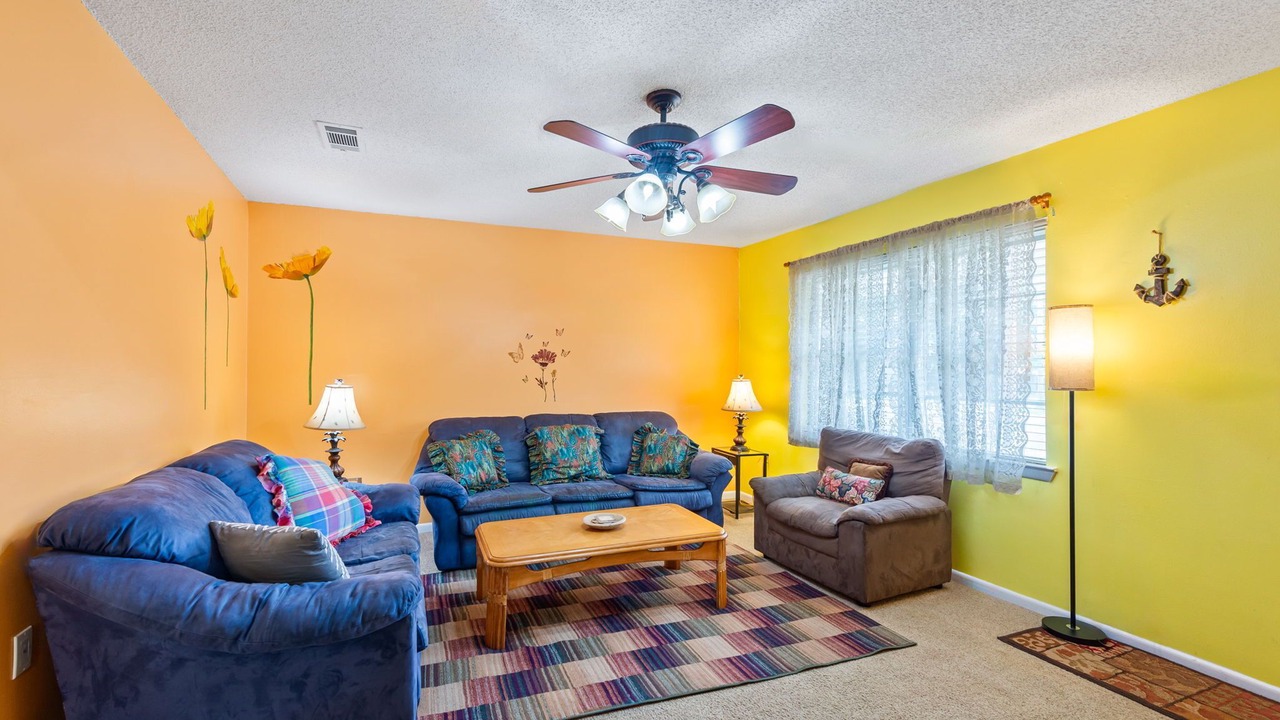 Photo of Livingroom in Mary Esther