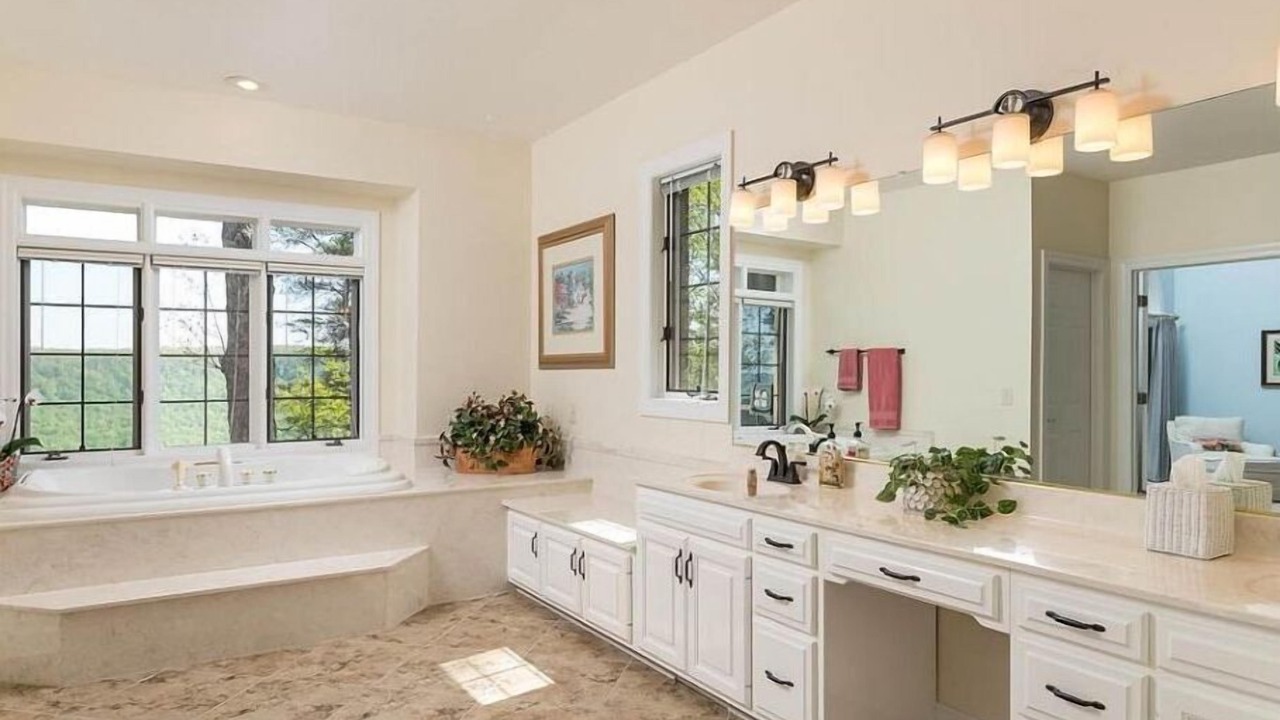 Photo of Bathroom in Clifftops