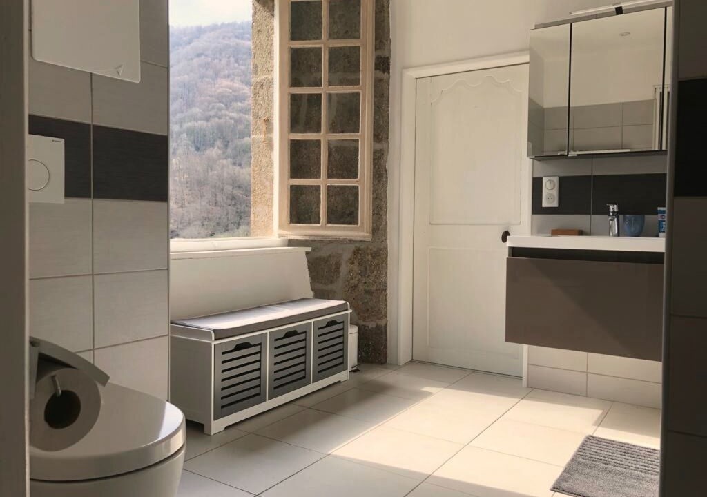 Photo of Bathroom in Saint-Vincent-de-Salers