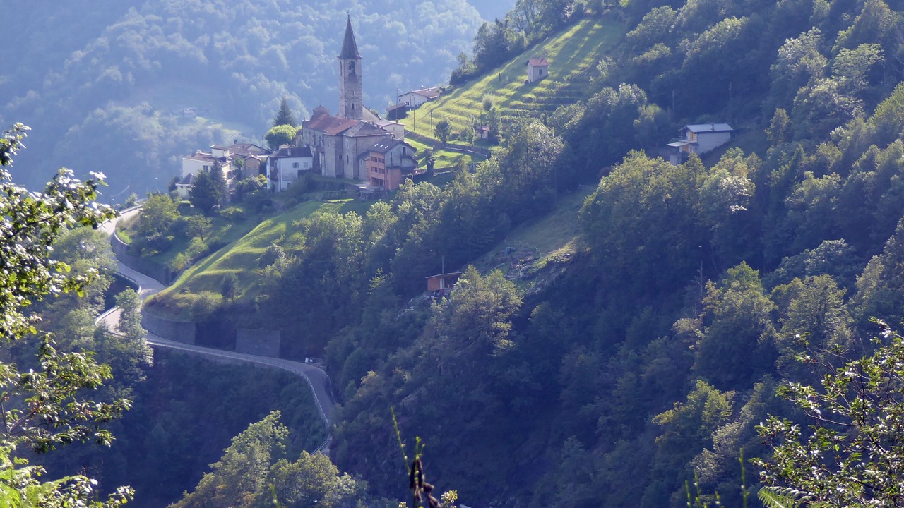 Photo of Others in Isorno