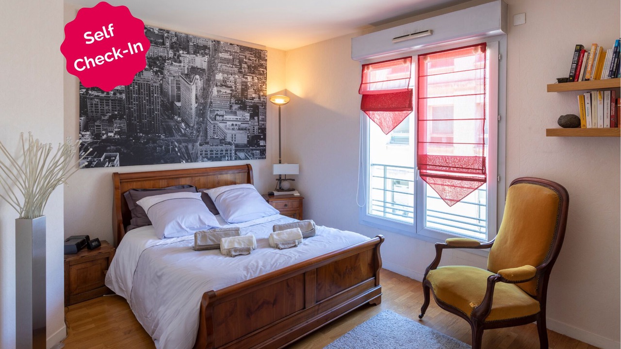Photo of Bedroom in Clamart