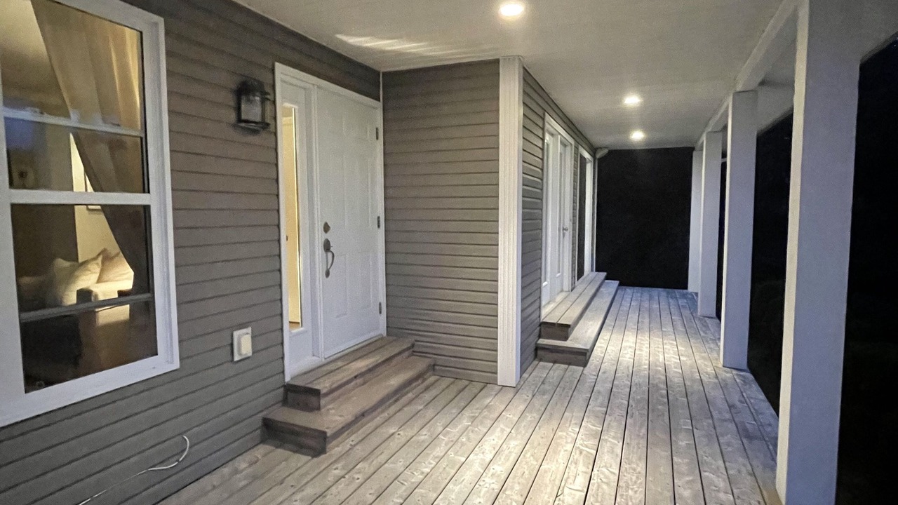 Photo of Patio Balcony in Norman's Cove-Long Cove