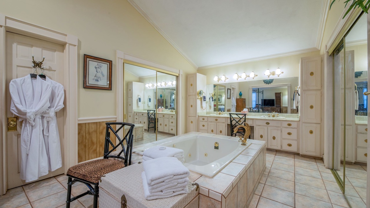 Photo of Bathroom in Carter Riverside