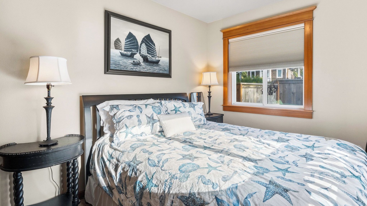 Photo of Bedroom in Netarts