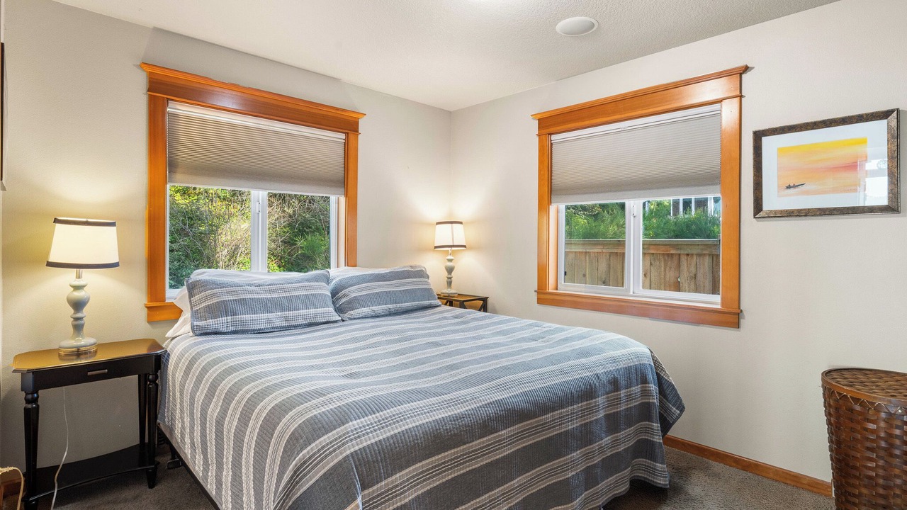 Photo of Bedroom in Netarts