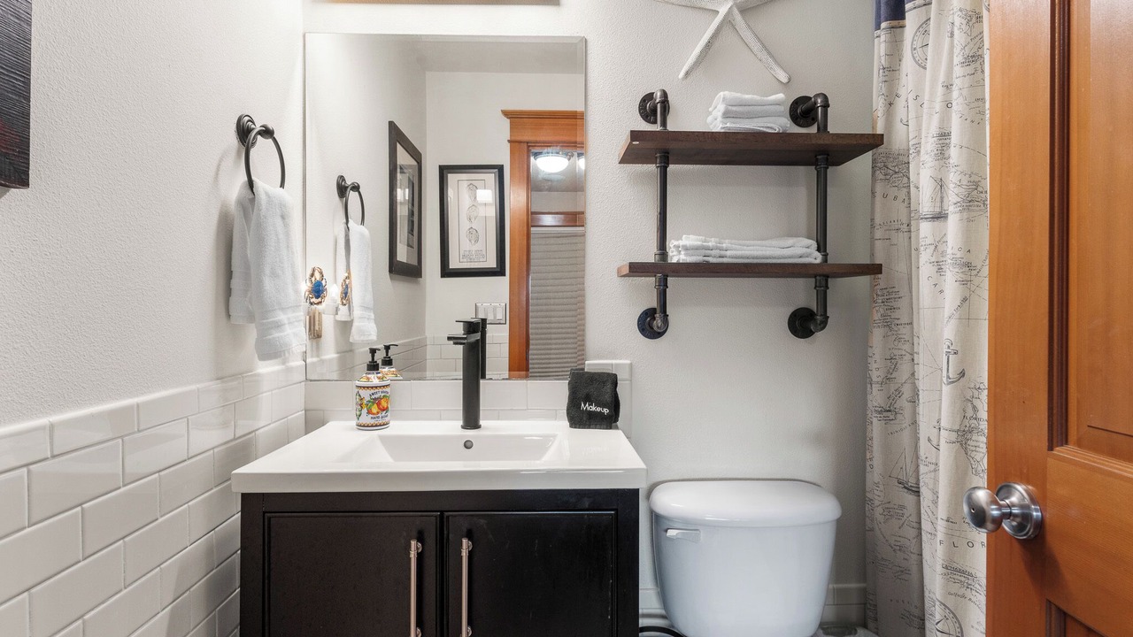 Photo of Bathroom in Netarts