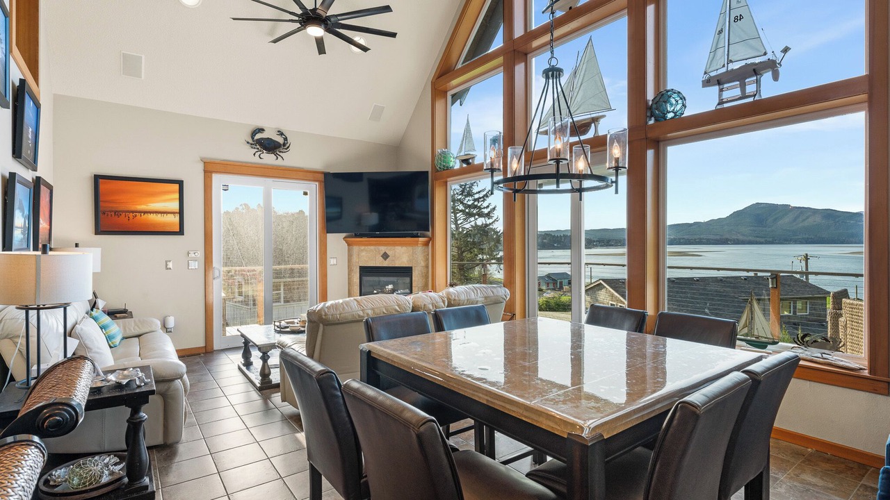 Photo of Livingroom in Netarts