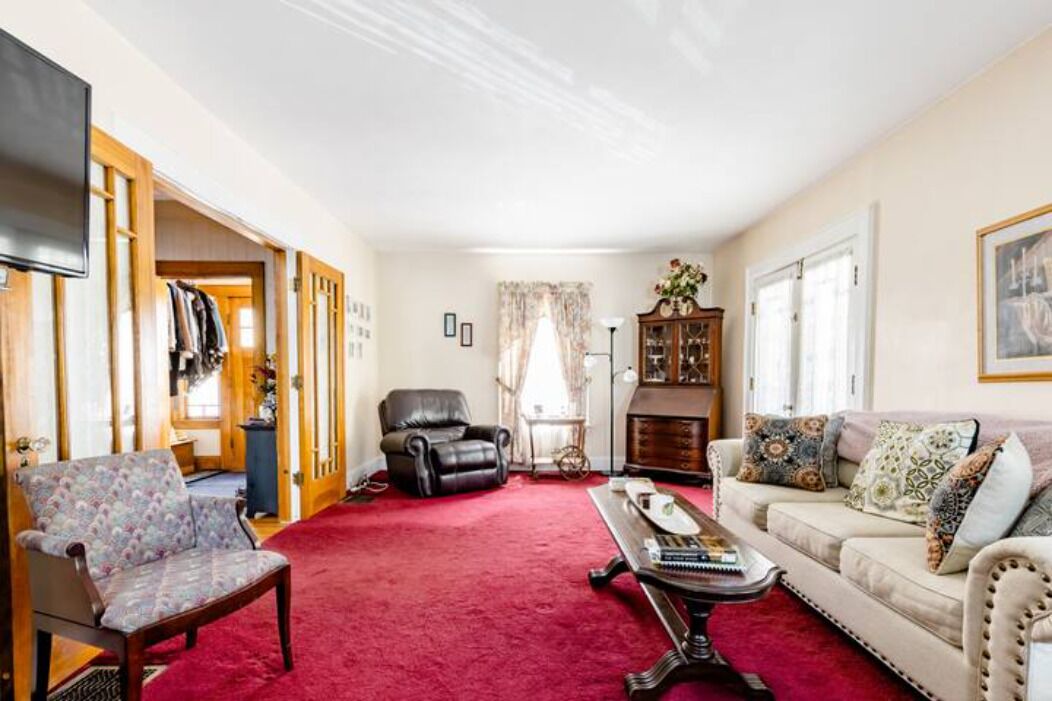 Photo of Livingroom in Eastside