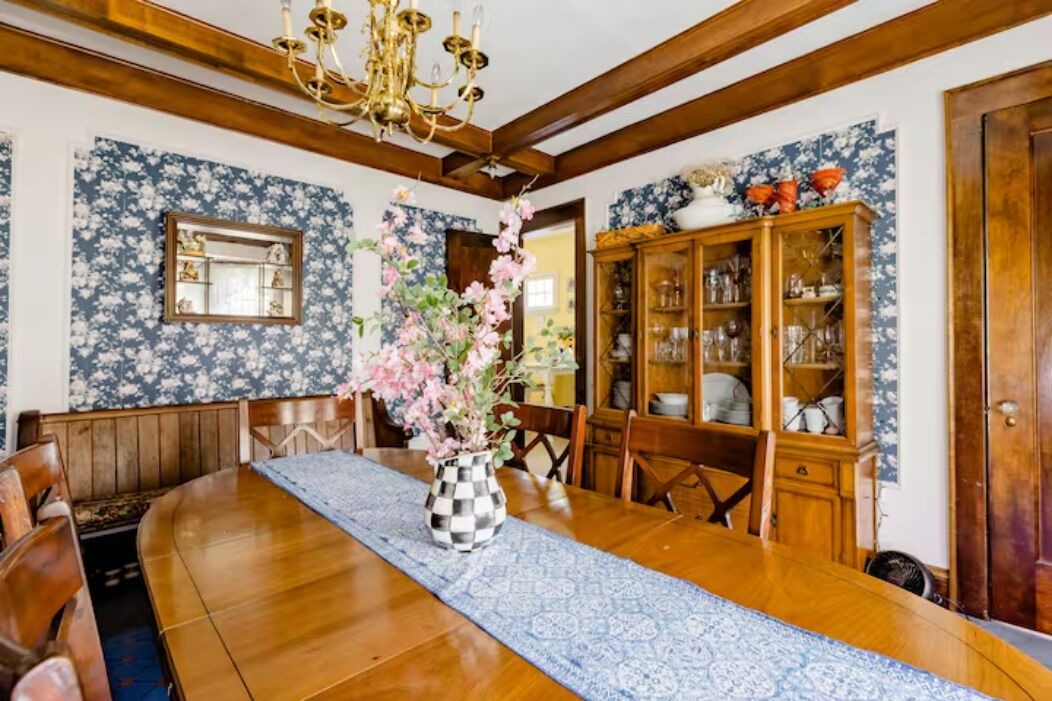 Photo of Livingroom in Eastside