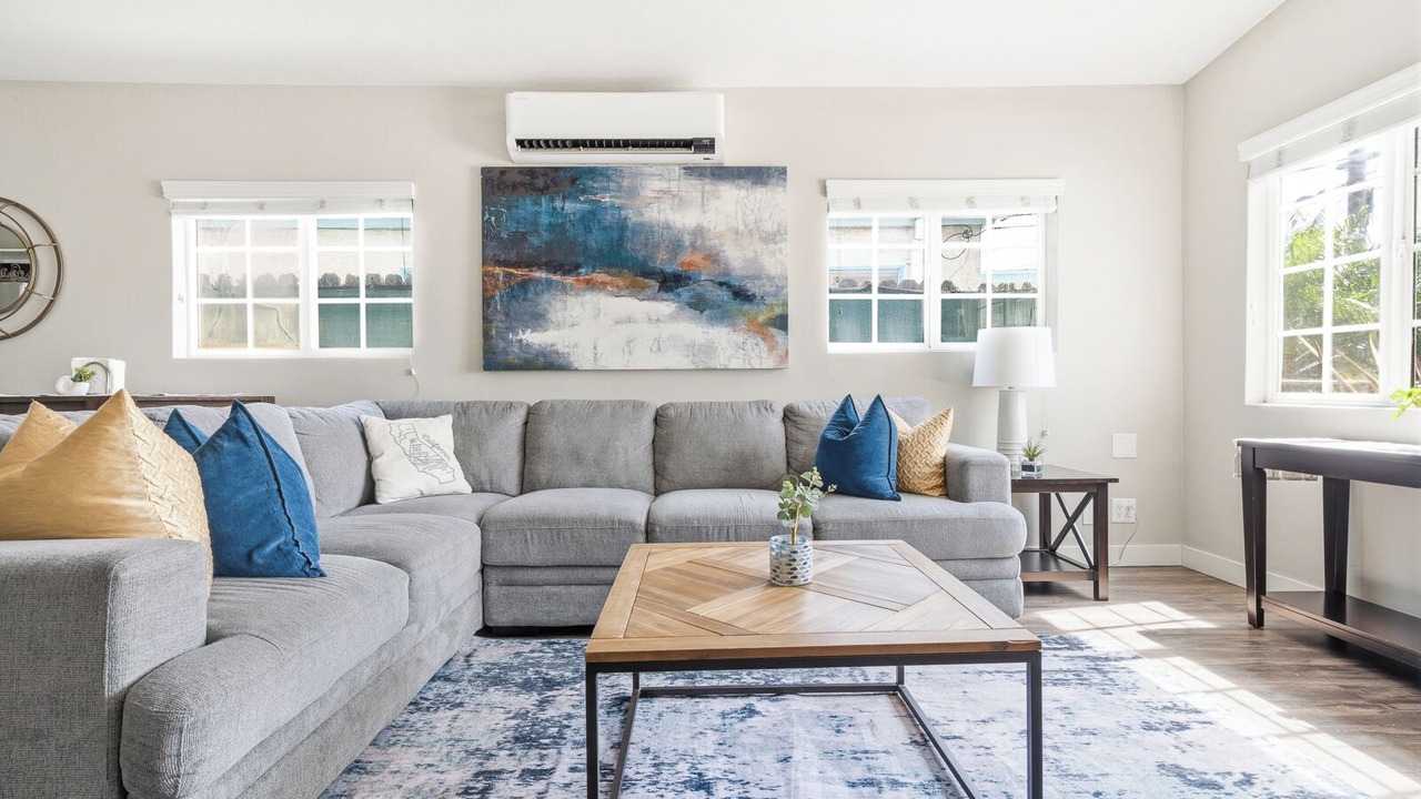Photo of Livingroom in Lawndale