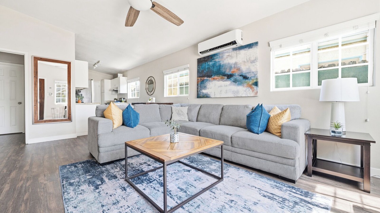 Photo of Livingroom in Lawndale