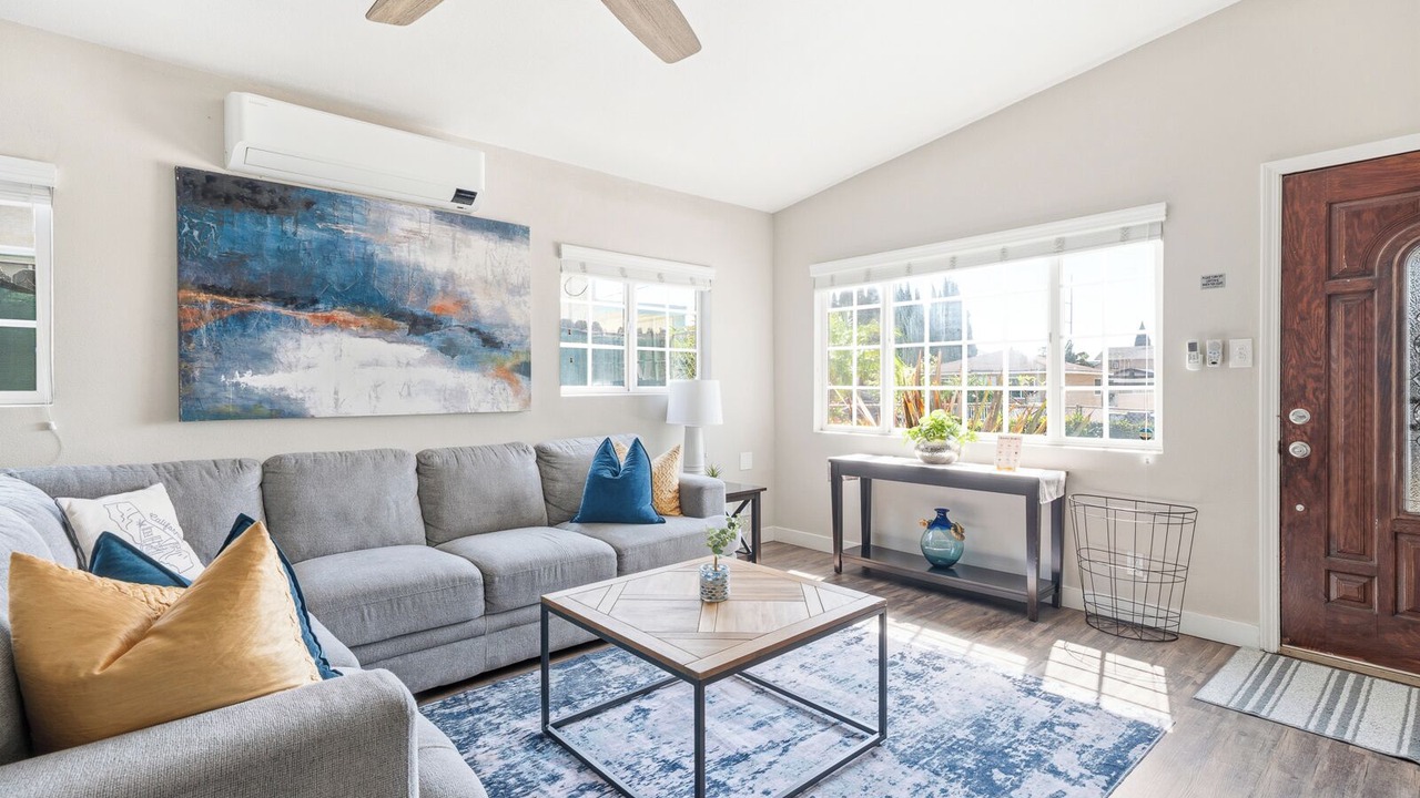 Photo of Livingroom in Lawndale