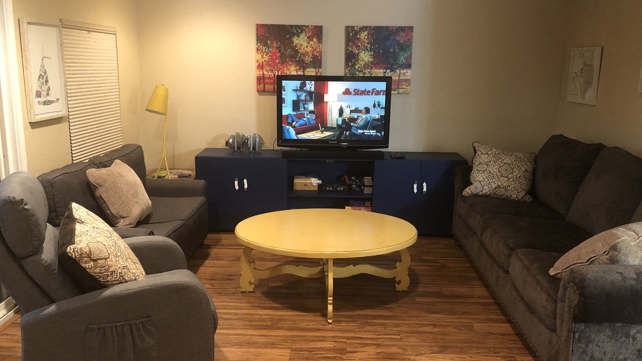 Photo of Livingroom in Carolyn Estates