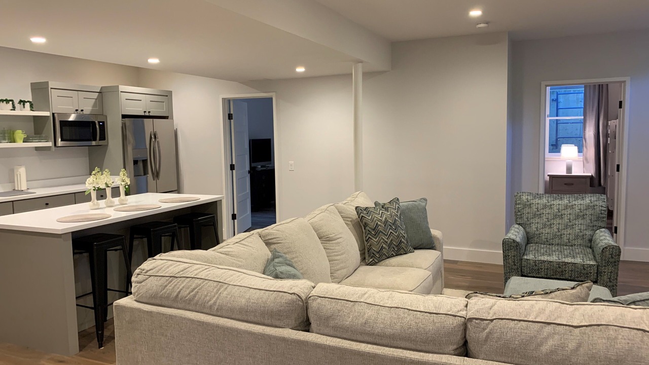 Photo of Livingroom in West of Town