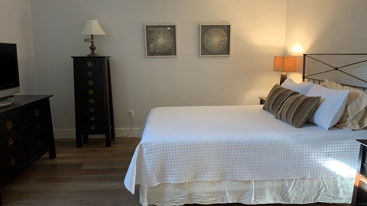Photo of Bedroom in West of Town
