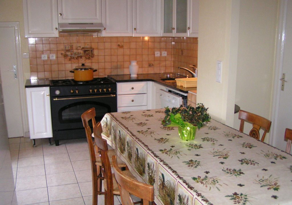 Photo of Kitchen in Baud