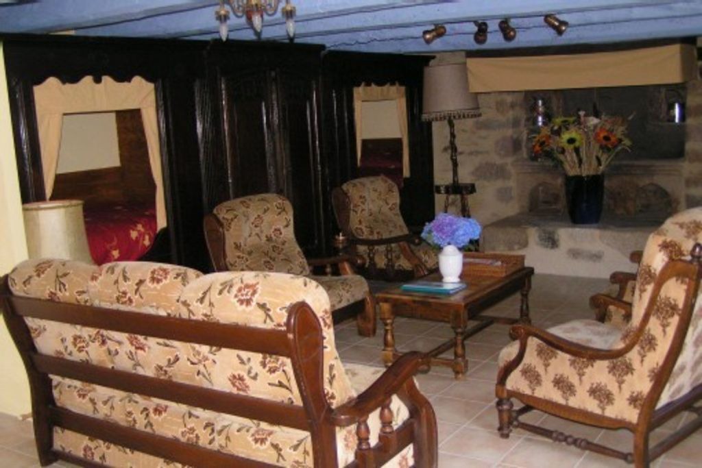 Photo of Others in Baud