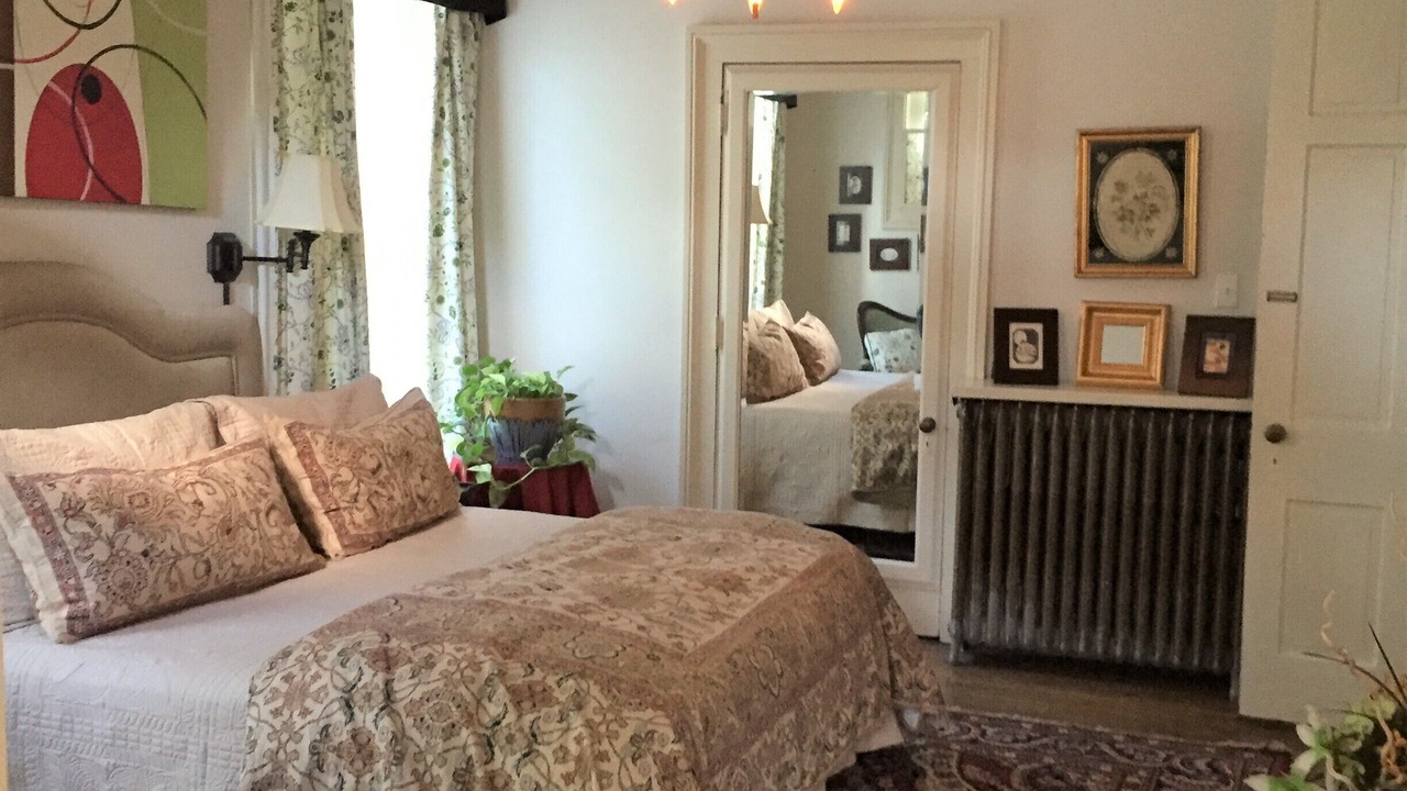 Photo of Bedroom in Cherokee Triangle