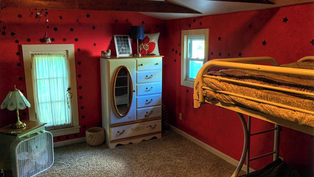 Photo of Bedroom in Conesus