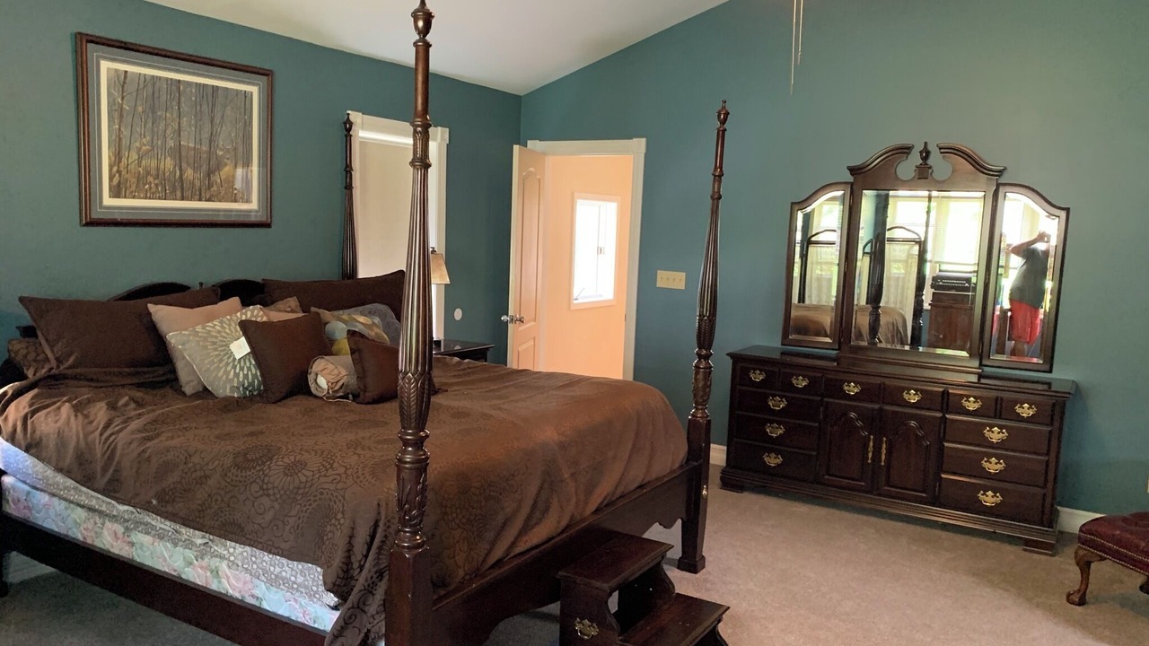 Photo of Bedroom in Conesus
