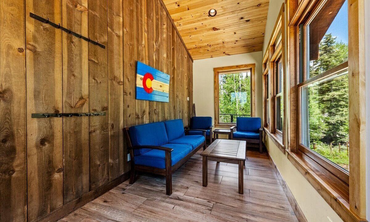 Photo of Outdoor in Columbine Lake