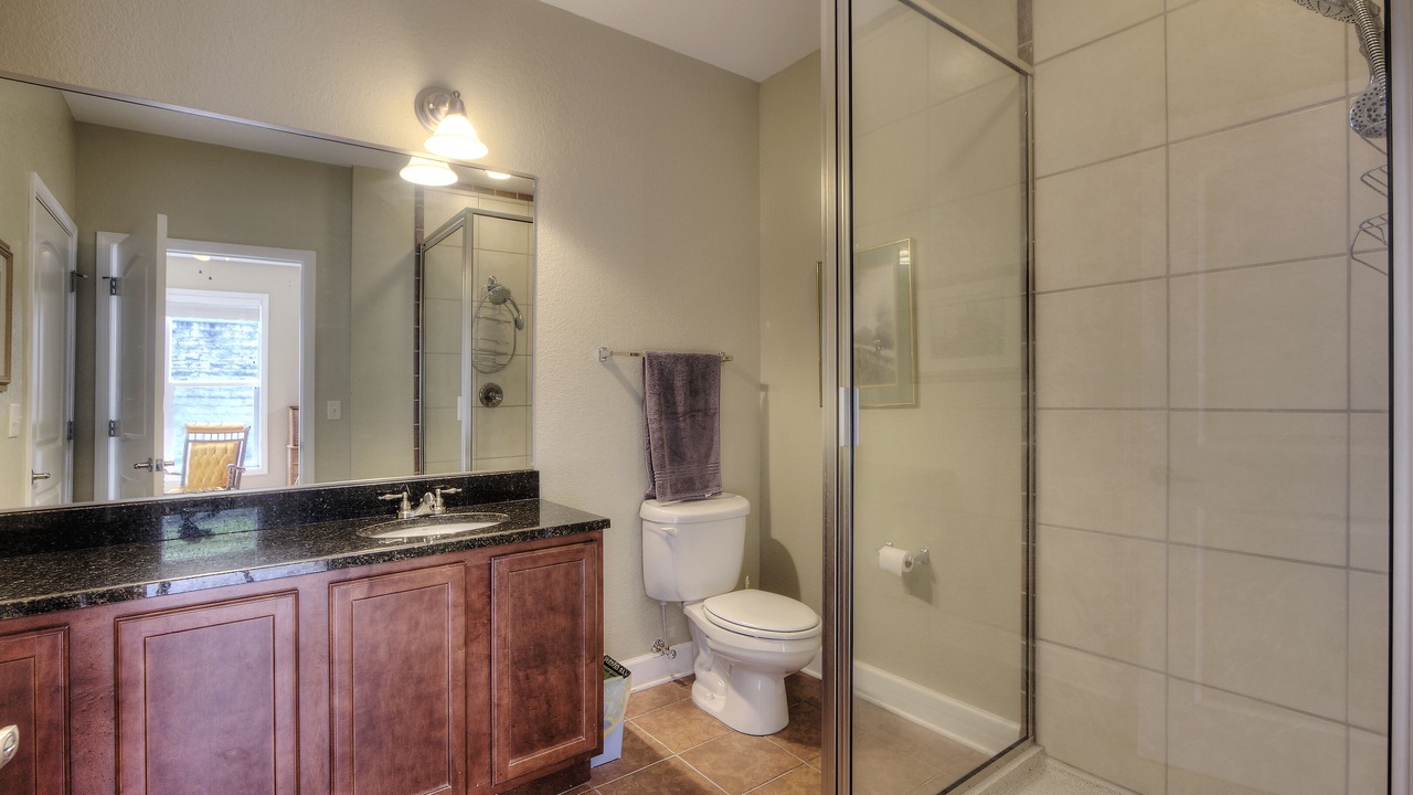 Photo of Bathroom in Bean Station