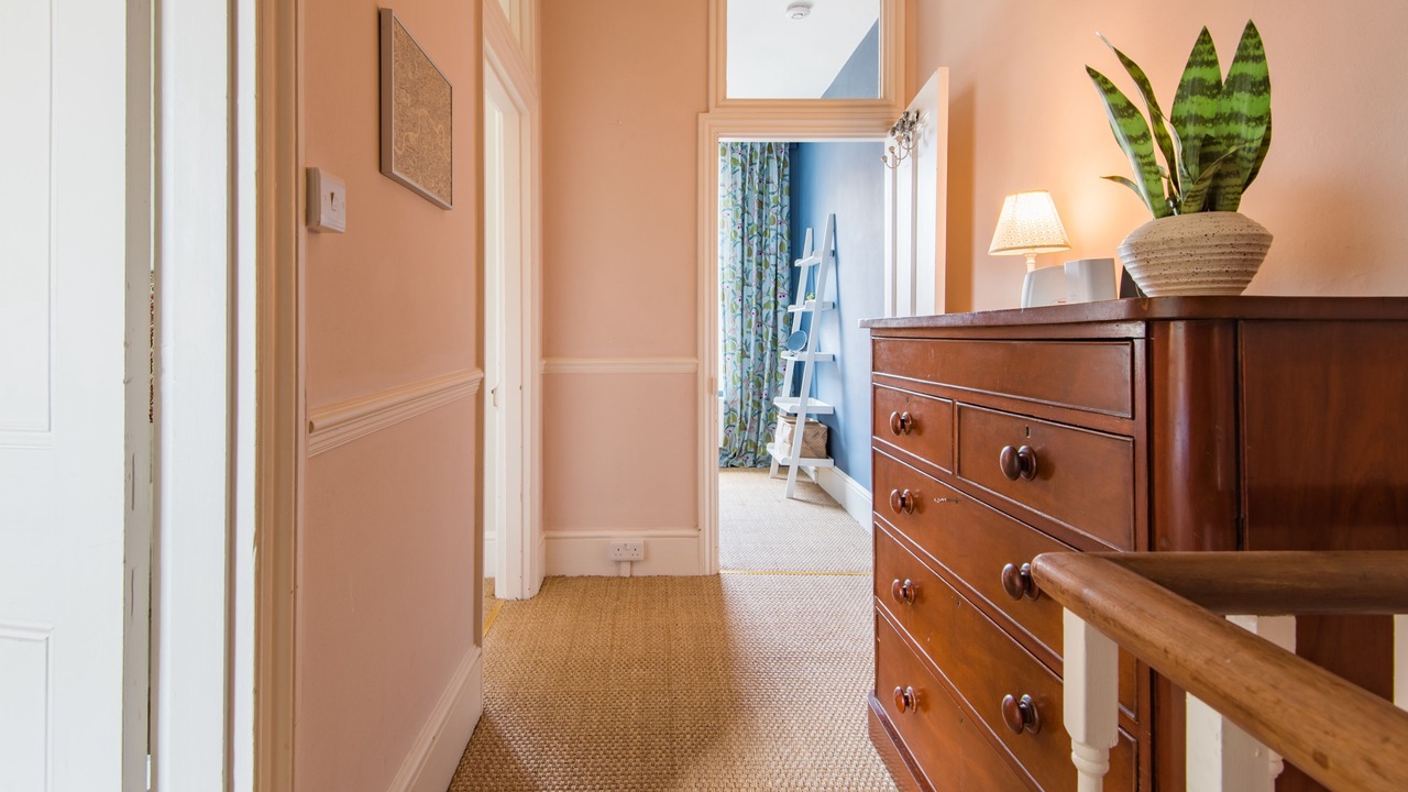 Photo of Others in Deal