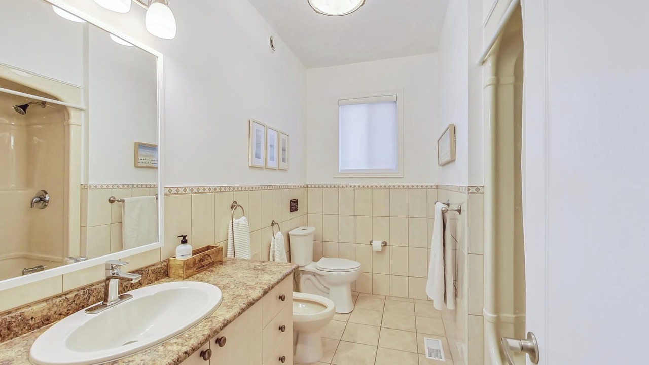 Photo of Bathroom in Bluewater Beach
