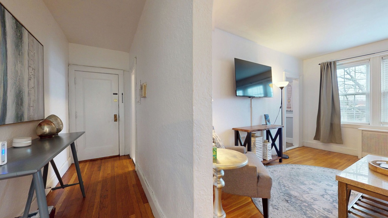 Photo of Livingroom in Commonwealth