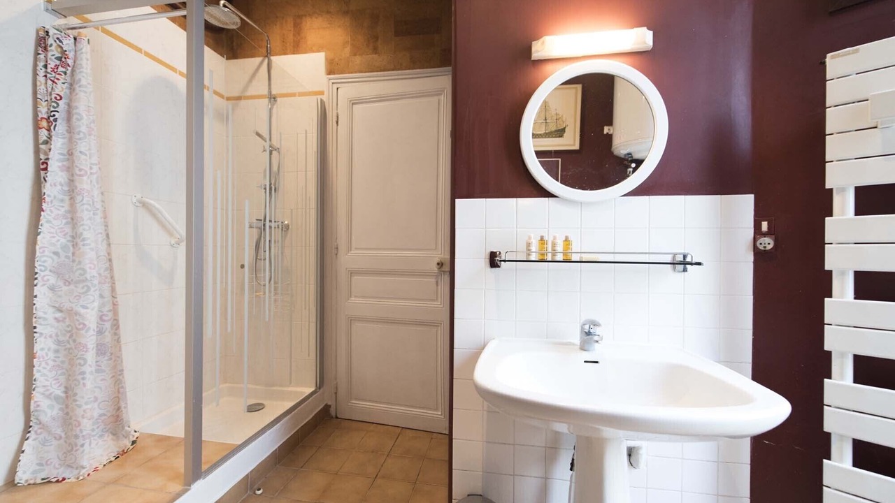 Photo of Bathroom in Notre-Dame-des-Champs