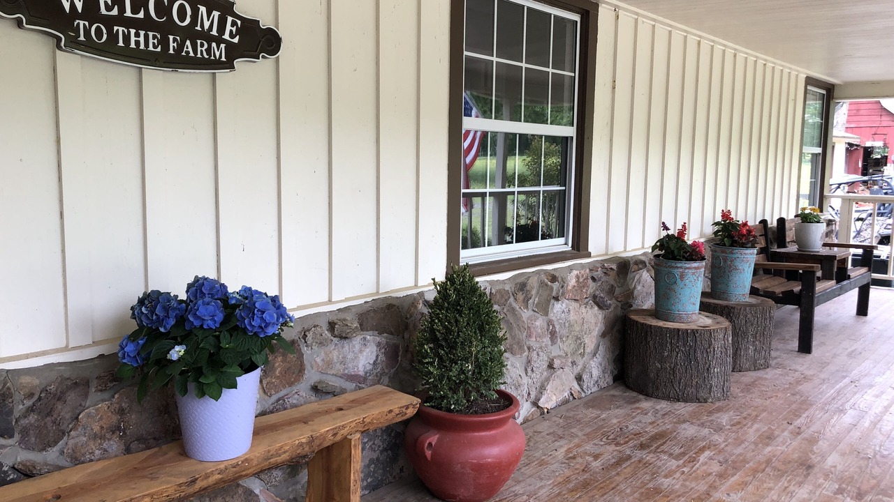 Photo of Outdoor in Hickory Plains