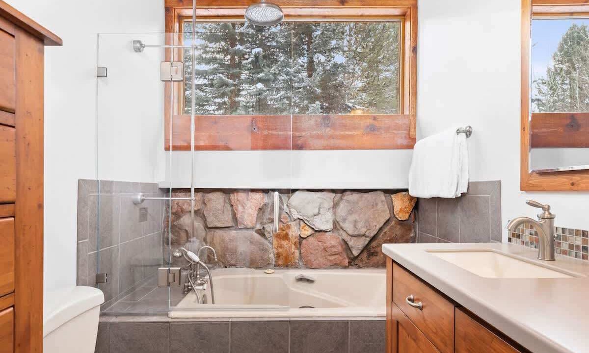 Photo of Bathroom in Moose Wilson Road