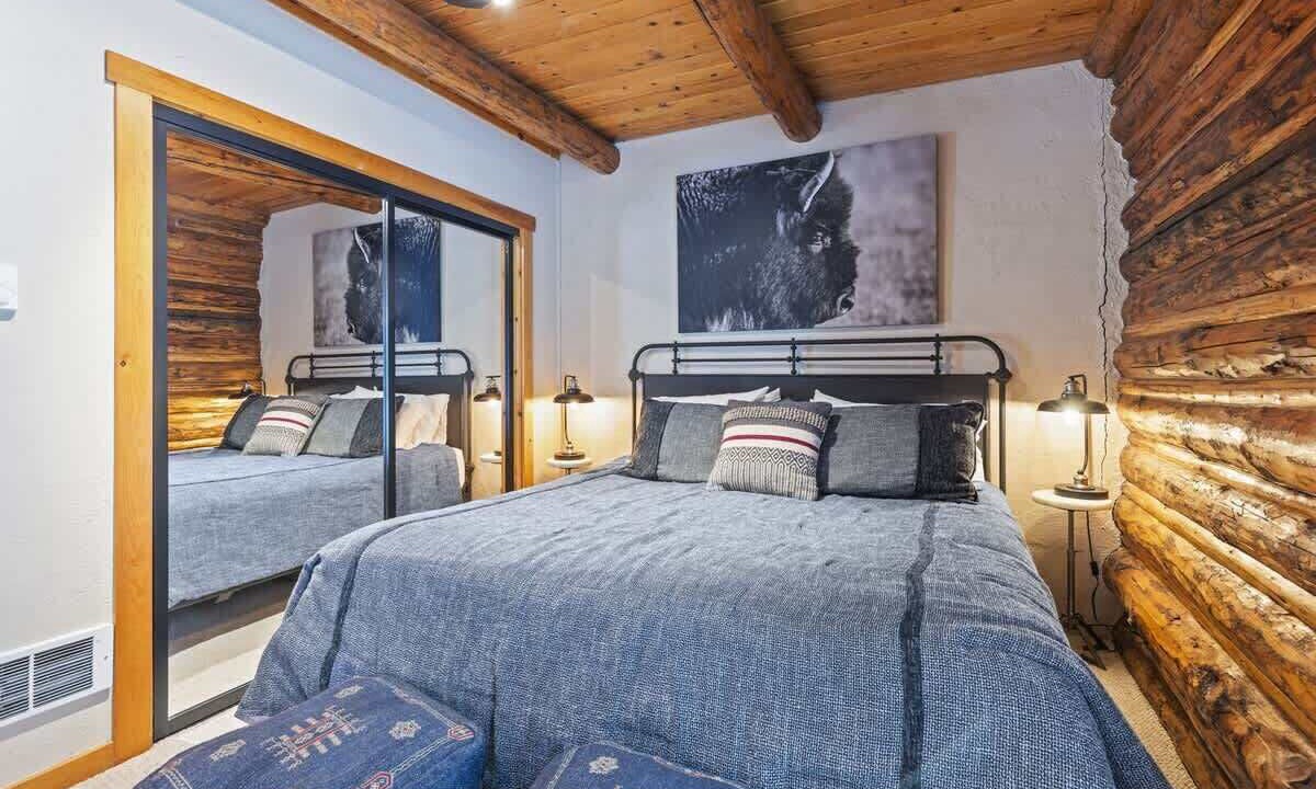 Photo of Bedroom in Moose Wilson Road