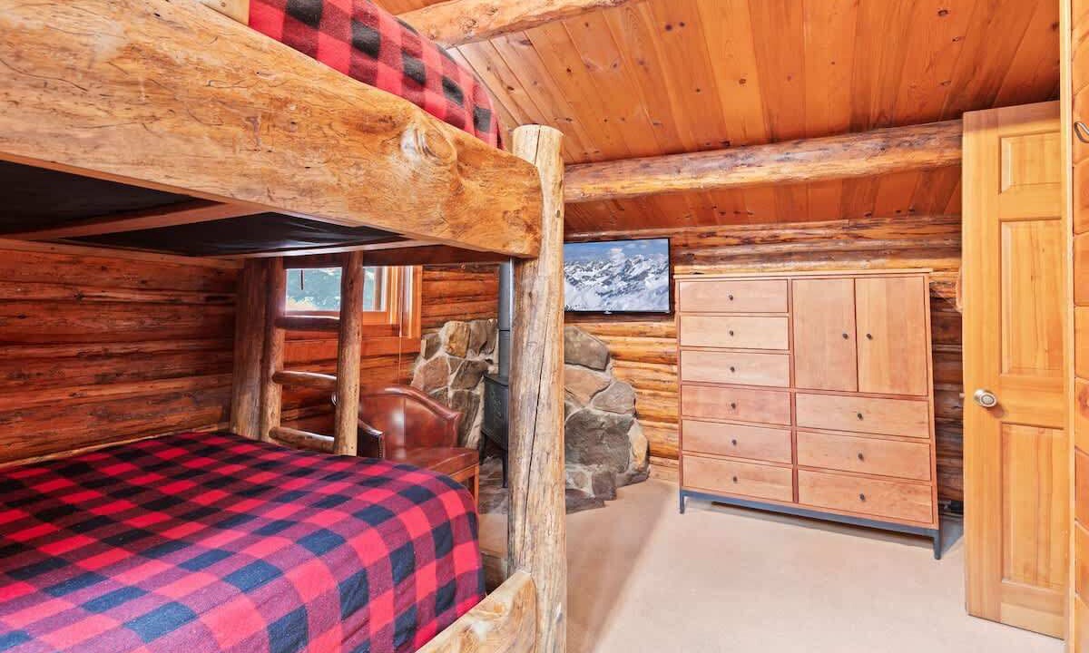 Photo of Bedroom in Moose Wilson Road