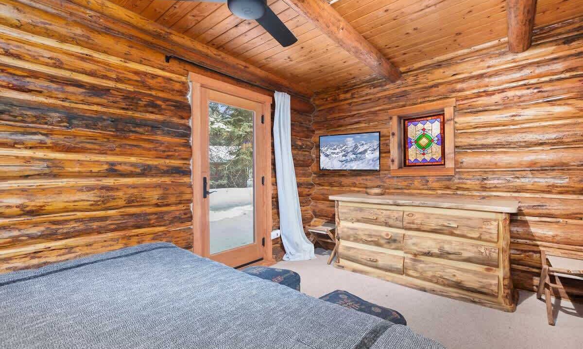 Photo of Bedroom in Moose Wilson Road