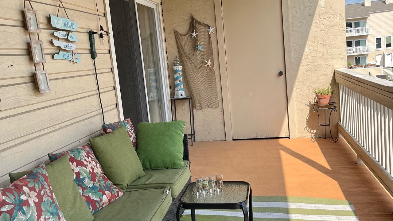 Photo of Patio Balcony in Taylor Lake Village