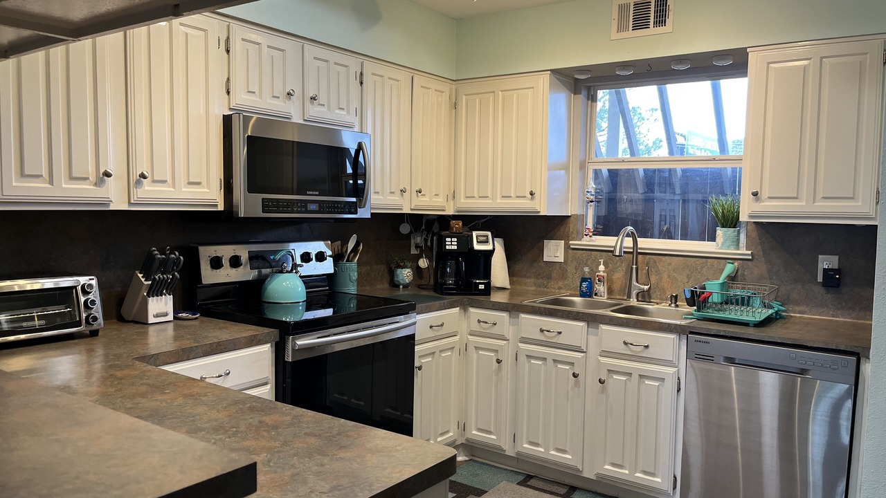 Photo of Others in Taylor Lake Village