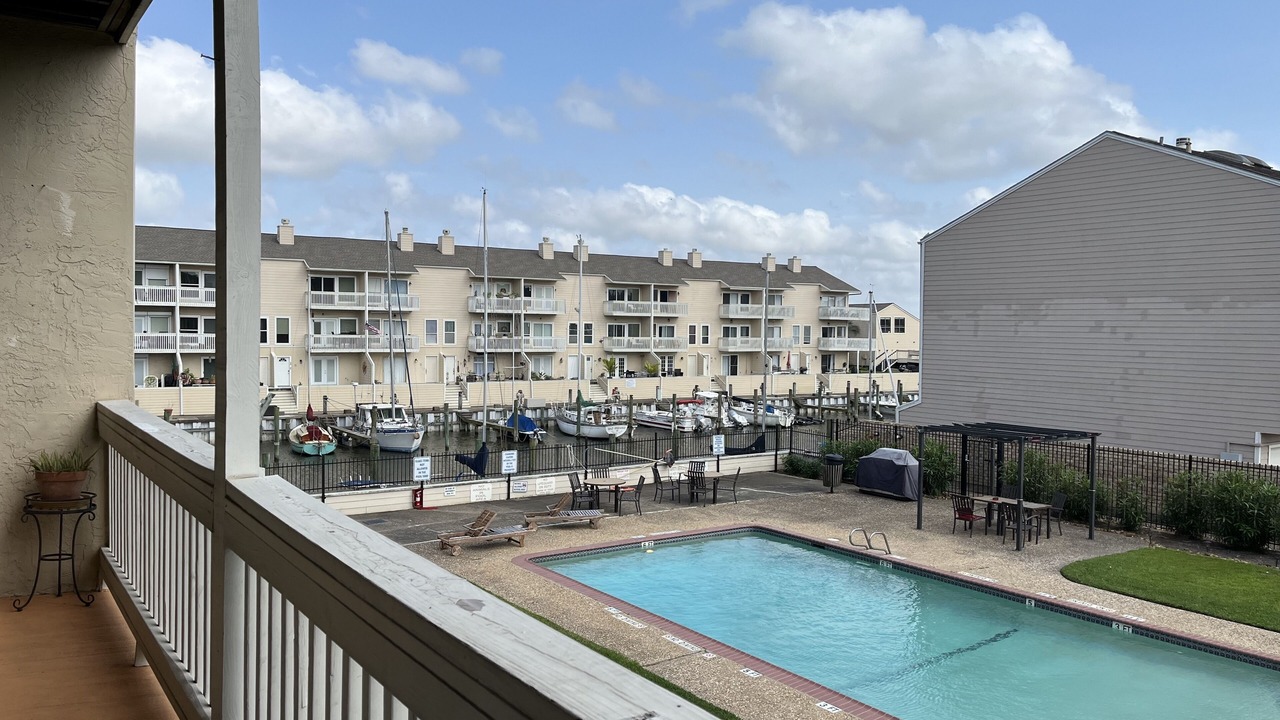 Photo of Patio Balcony in Taylor Lake Village