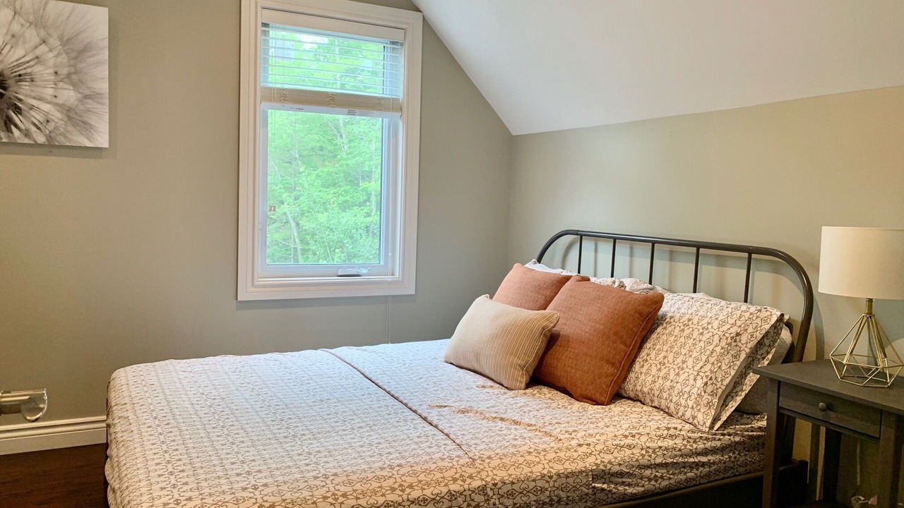 Photo of Bedroom in Gravenhurst